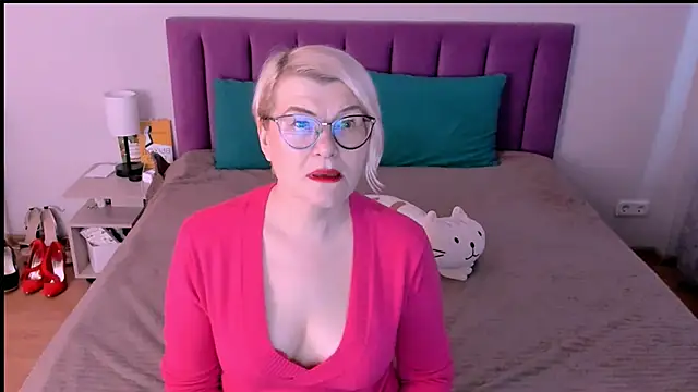 Snapshot of sabrinamacmarren chatting on 26, 10, 2025 sabrinamacmarren online show from 26, 10, 2025