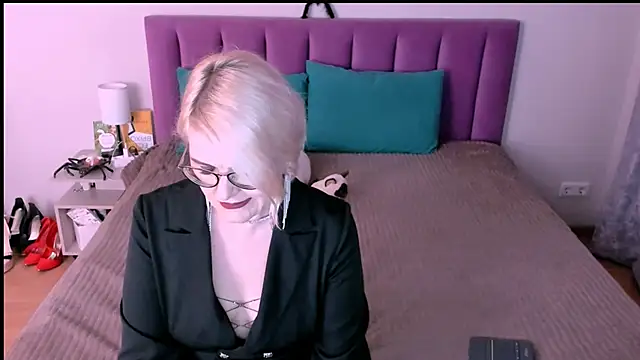 Snapshot of sabrinamacmarren chatting on 31, 10, 2025 sabrinamacmarren online show from 31, 10, 2025