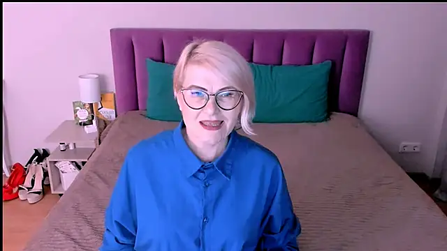 Snapshot of sabrinamacmarren chatting on 3, 11, 2025 sabrinamacmarren online show from 3, 11, 2025