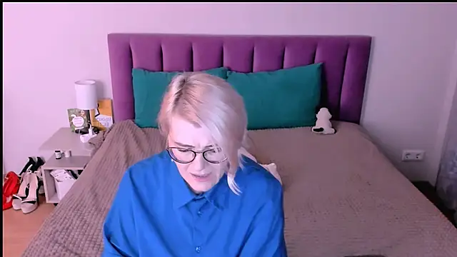 Snapshot of sabrinamacmarren chatting on 6, 11, 2025 sabrinamacmarren online show from 6, 11, 2025