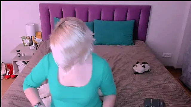 Snapshot of sabrinamacmarren chatting on 11, 11, 2025 sabrinamacmarren online show from 11, 11, 2025