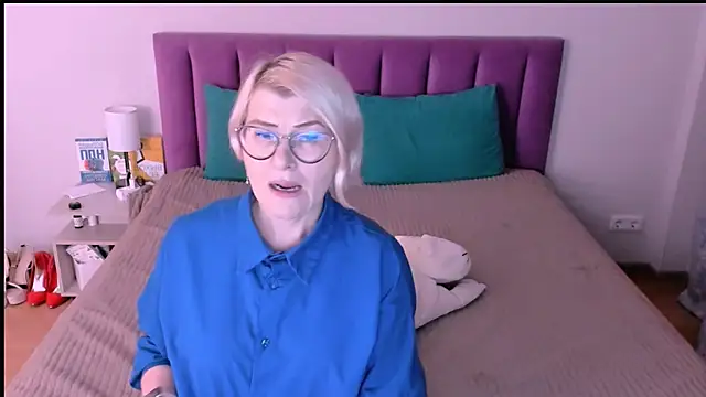 Snapshot of sabrinamacmarren chatting on 14, 11, 2025 sabrinamacmarren online show from 14, 11, 2025