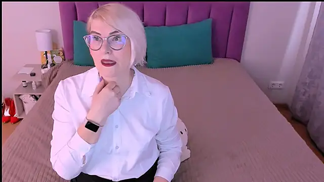 Snapshot of sabrinamacmarren chatting on 18, 11, 2025 sabrinamacmarren online show from 18, 11, 2025