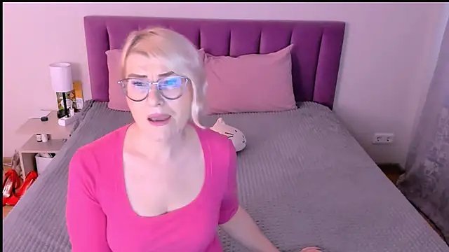 Snapshot of sabrinamacmarren chatting on 19, 11, 2025 sabrinamacmarren online show from 19, 11, 2025