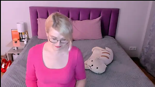 Snapshot of sabrinamacmarren chatting on 19, 11, 2025 sabrinamacmarren online show from 19, 11, 2025