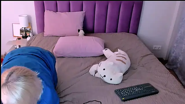 Snapshot of sabrinamacmarren chatting on 24, 11, 2025 sabrinamacmarren online show from 24, 11, 2025