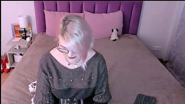 Snapshot of sabrinamacmarren chatting on 25, 11, 2025 sabrinamacmarren online show from 25, 11, 2025