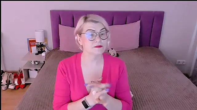 Snapshot of sabrinamacmarren chatting on 28, 11, 2025 sabrinamacmarren online show from 28, 11, 2025