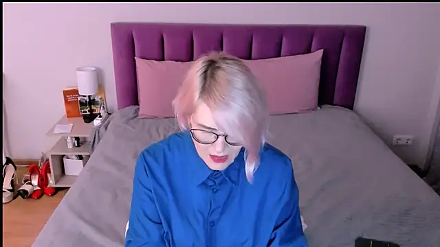 Snapshot of sabrinamacmarren chatting on 2, 12, 2025 sabrinamacmarren online show from 2, 12, 2025