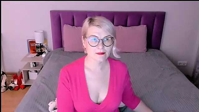 Snapshot of sabrinamacmarren chatting on 3, 12, 2025 sabrinamacmarren online show from 3, 12, 2025