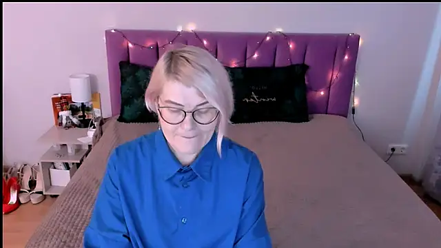 Snapshot of sabrinamacmarren chatting on 14, 12, 2025 sabrinamacmarren online show from 14, 12, 2025