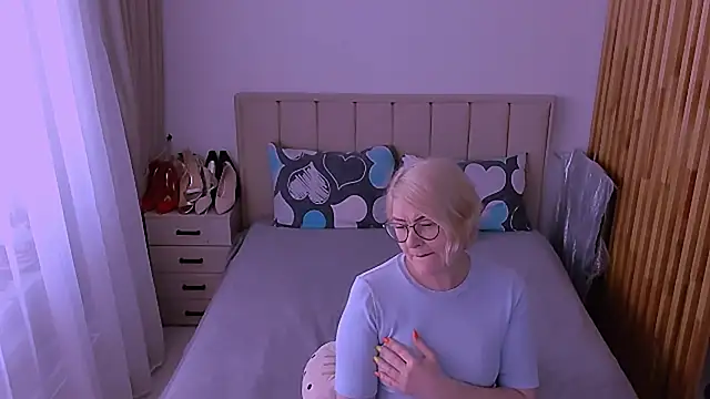 sabrinamacmarren online show from 17, 5, 2026