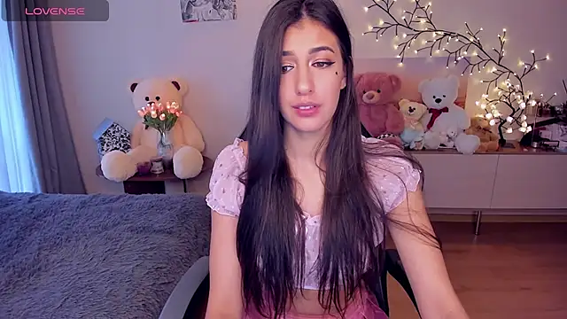 Snapshot of MiaSilkX chatting on 12, 12, 2024 MiaSilkX online show from 12, 12, 2024