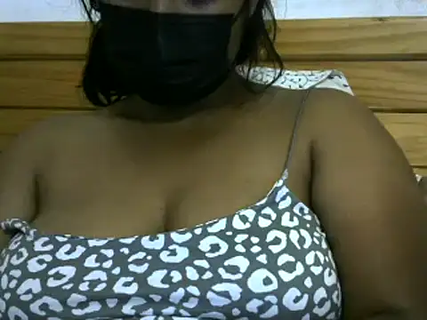 Snapshot of Artinah22 chatting on 20, 2, 2025 Artinah22 online show from 20, 2, 2025