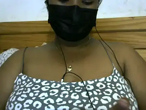 Snapshot of Artinah22 chatting on 20, 2, 2025 Artinah22 online show from 20, 2, 2025