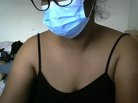 Snapshot of Artinah22 chatting on 22, 9, 2025 Artinah22 online show from 22, 9, 2025