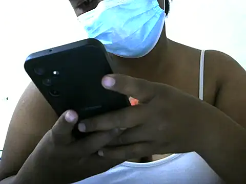 Snapshot of Artinah22 chatting on 29, 9, 2025 Artinah22 online show from 29, 9, 2025