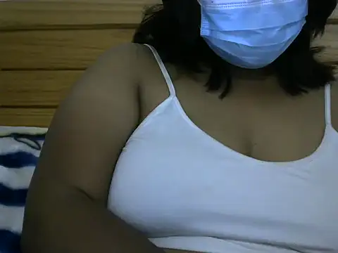 Snapshot of Artinah22 chatting on 14, 10, 2025 Artinah22 online show from 14, 10, 2025