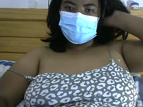 Snapshot of Artinah22 chatting on 15, 10, 2025 Artinah22 online show from 15, 10, 2025