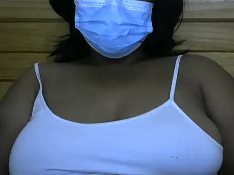 Snapshot of Artinah22 chatting on 27, 10, 2025 Artinah22 online show from 27, 10, 2025