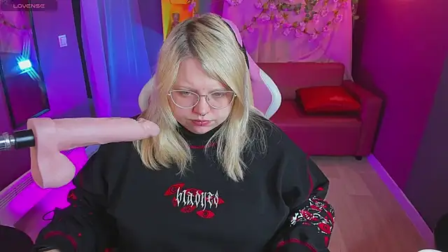 Yoki Shizuko online show from 10, 4, 2026