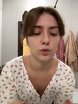 Snapshot of MariiD chatting on 3, 1, 2025 MariiD online show from 3, 1, 2025
