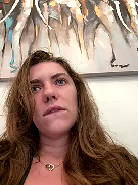 Snapshot of MariiD chatting on 12, 10, 2025 MariiD online show from 12, 10, 2025