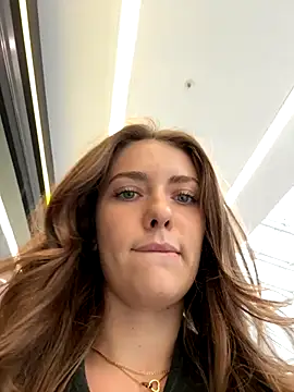 Snapshot of MariiD chatting on 22, 10, 2025 MariiD online show from 22, 10, 2025