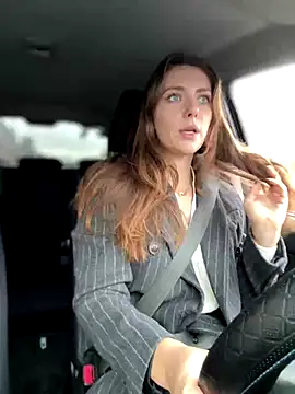 Snapshot of MariiD chatting on 28, 10, 2025 MariiD online show from 28, 10, 2025