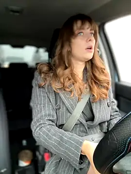 Snapshot of MariiD chatting on 6, 11, 2025 MariiD online show from 6, 11, 2025