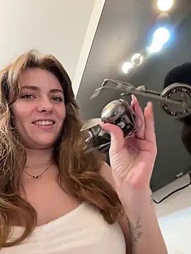 Snapshot of MariiD chatting on 1, 12, 2025 MariiD online show from 1, 12, 2025