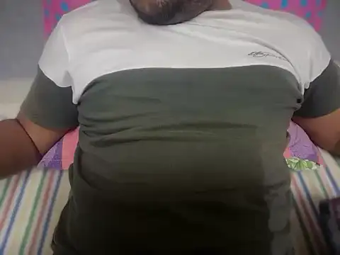 Snapshot of Randy642001 chatting on 28, 10, 2025 Randy642001 online show from 28, 10, 2025