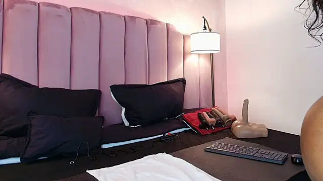 HallyBans online show from 8, 3, 2025