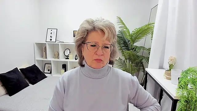 Snapshot of EvelynJoyful chatting on 26, 11, 2025 EvelynJoyful online show from 26, 11, 2025