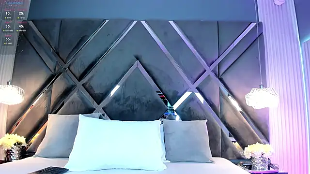 Snapshot of myax_evans chatting on 22, 10, 2025 myax evans online show from 22, 10, 2025