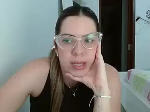 Snapshot of ashlymoon chatting on 21, 12, 2024 ashlymoon online show from 21, 12, 2024