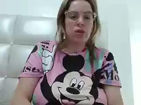 Snapshot of ashlymoon chatting on 9, 1, 2025 ashlymoon online show from 9, 1, 2025