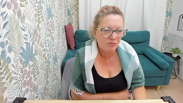 LeaPure online show from 8, 12, 2024