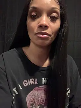 Rakiyahcharms online show from 6, 3, 2025