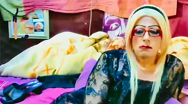 Goldeena online show from 11, 1, 2025