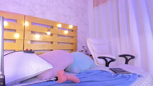 cristinapuerta  online show from 18, 12, 2025