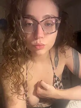 Snapshot of ladyturtle chatting on 17, 4, 2026 ladyturtle online show from 17, 4, 2026