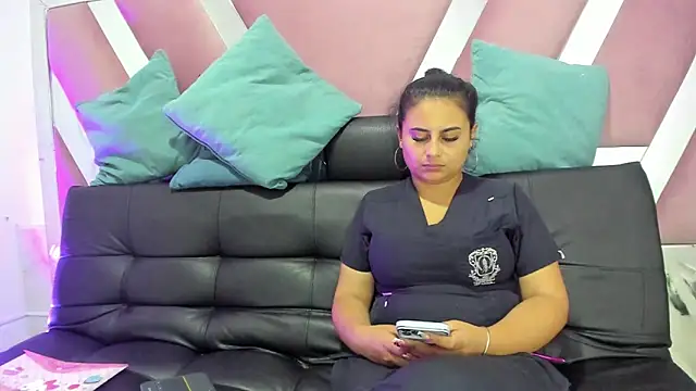 AbbyTaylorr online show from 16, 4, 2026