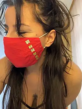 White-Petite online show from 3, 5, 2026