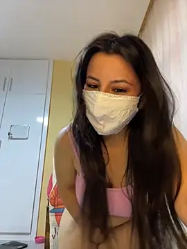 White-Petite online show from 17, 6, 2026