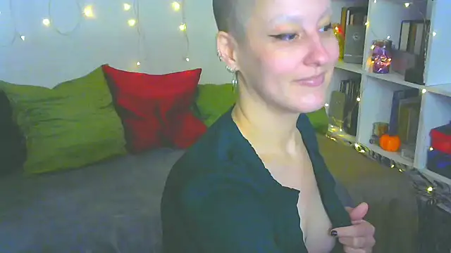 Snapshot of MartaBounty chatting on 14, 10, 2025 MartaBounty online show from 14, 10, 2025