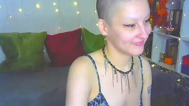 Snapshot of MartaBounty chatting on 17, 10, 2025 MartaBounty online show from 17, 10, 2025
