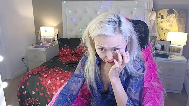 Snapshot of RoxalanaStar chatting on 25, 2, 2026 RoxalanaStar online show from 25, 2, 2026