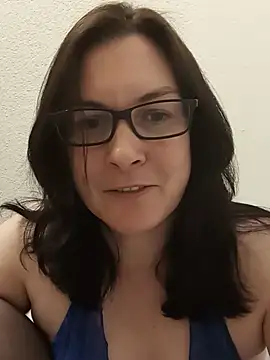 Snapshot of DesreRose chatting on 13, 7, 2026 DesreRose online show from 13, 7, 2026