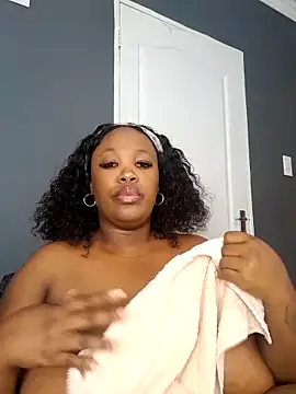 SWEETDOLLY29XX online show from 29, 4, 2026